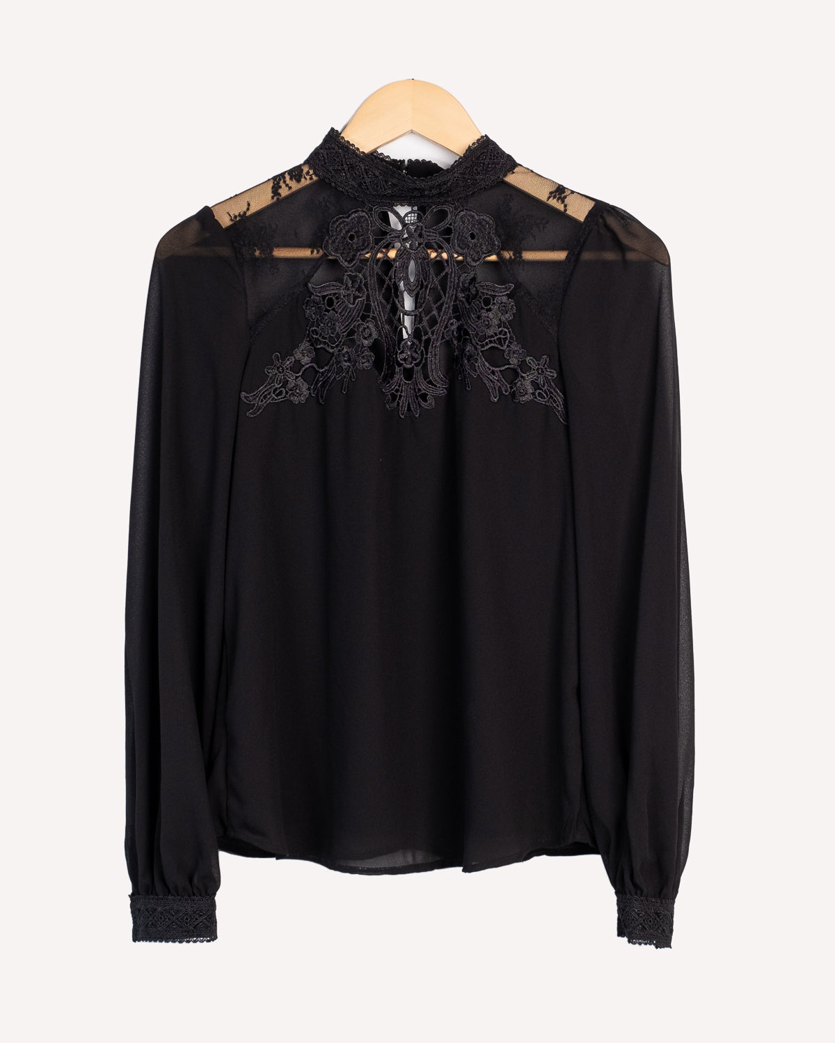 Women's Fashion Lace Front Long Sleeve Sexy See-through Blouse.